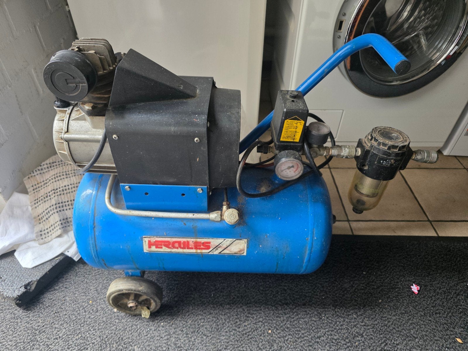 Hercules Compressor - Gebruikt maar functioneel, Ophalen, Gebruikt, 6 tot 10 bar, Minder dan 200 liter/min