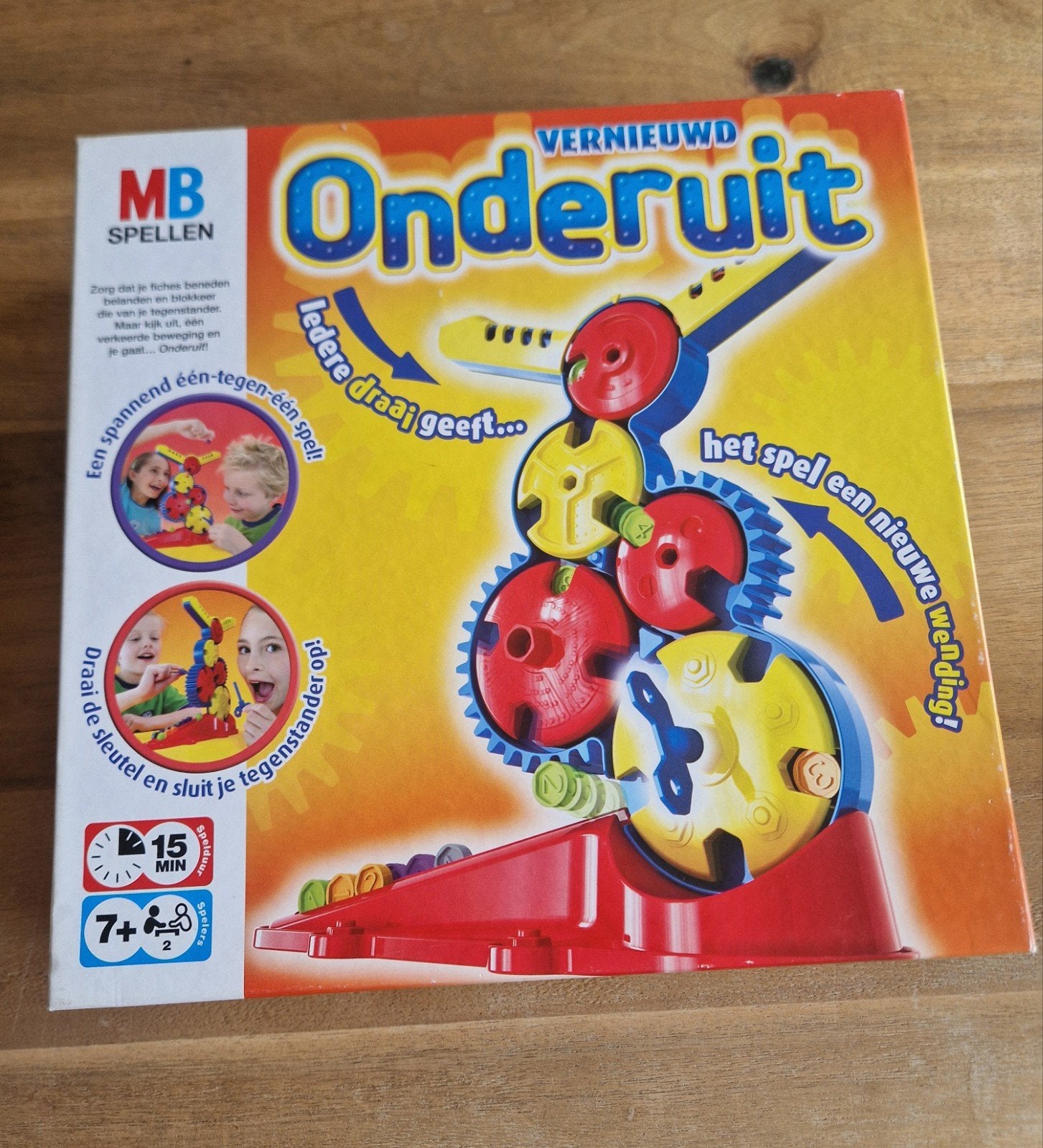 MB Spellen Onderuit - Vernieuwd Gezelschapsspel, Ophalen of Verzenden, Zo goed als nieuw