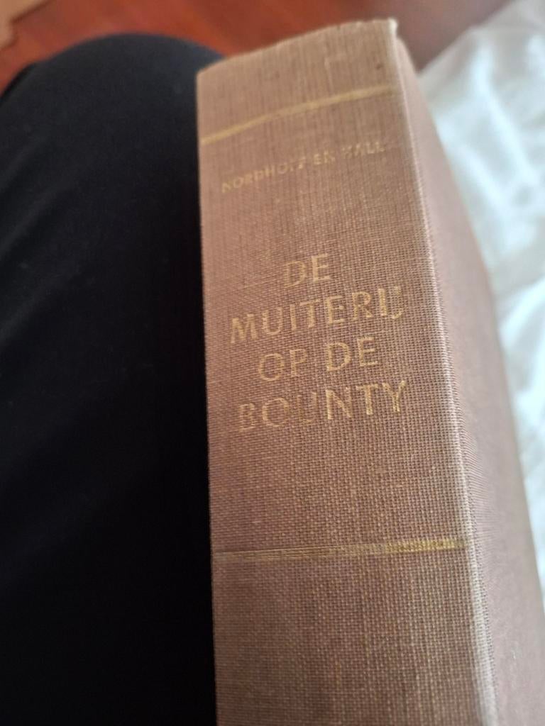 De Muiterij op de Bounty - Charles Nordhoff/James Norman H, Boeken, Ophalen of Verzenden, Gelezen