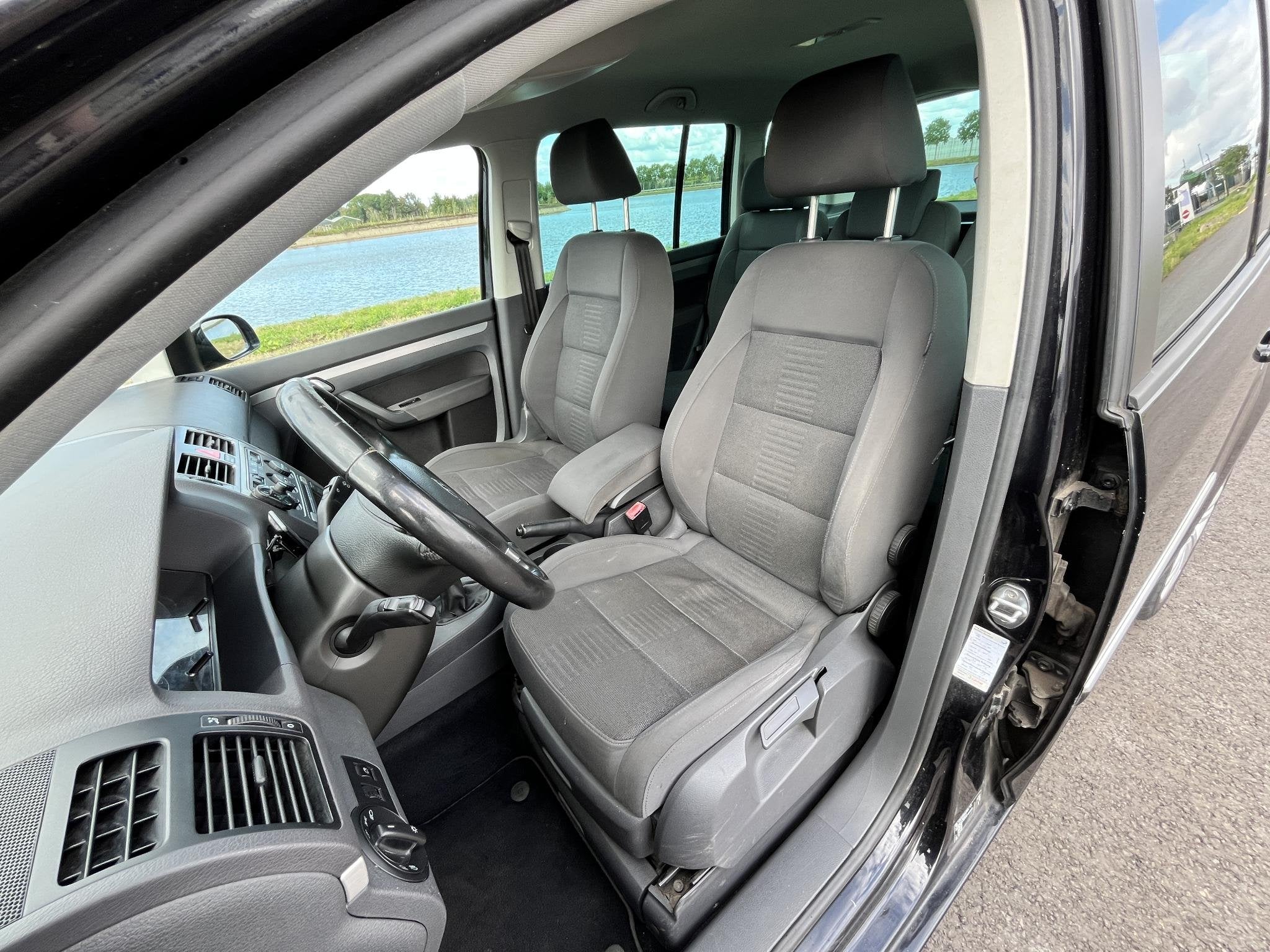 Foto 13 van Volkswagen Touran 1.4 TSI Highline Clima, cruise, stoelverwa
