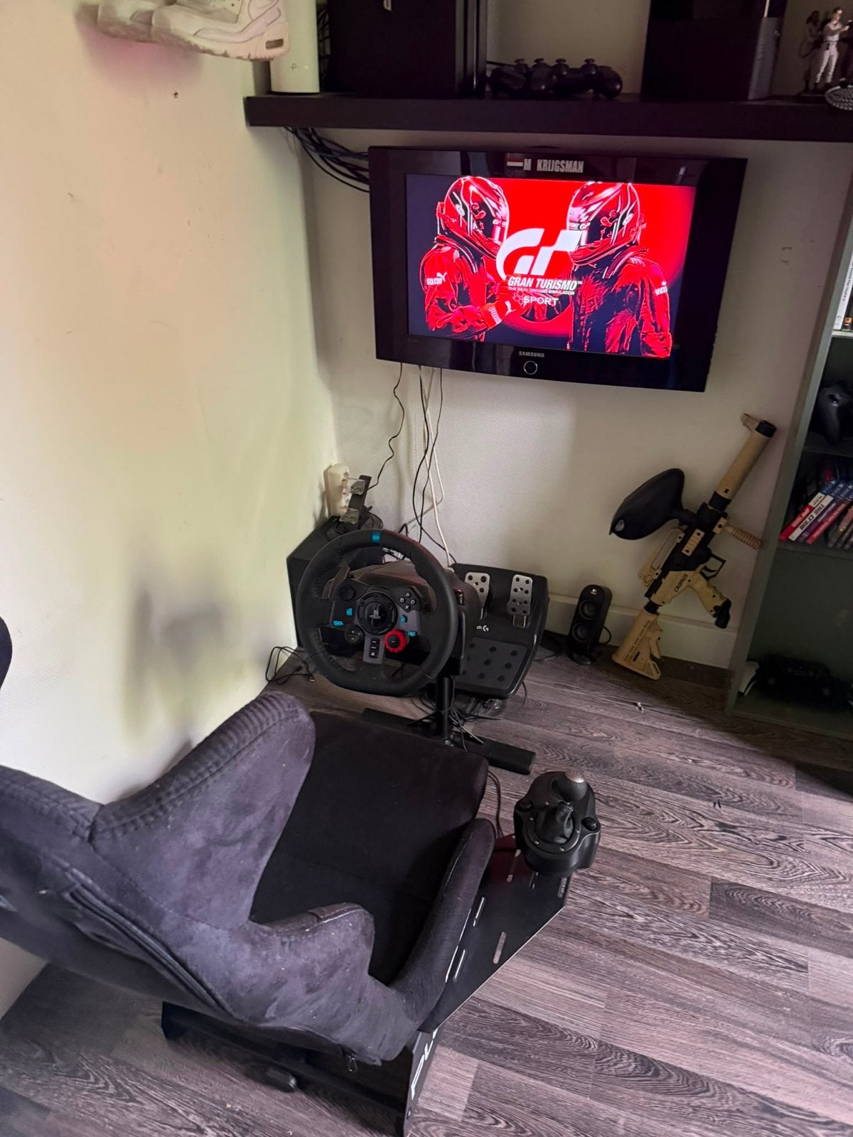 PS4 Pro met Gran Turismo racestoel en stuur, Ophalen, Gebruikt, Met 2 controllers, 1 TB