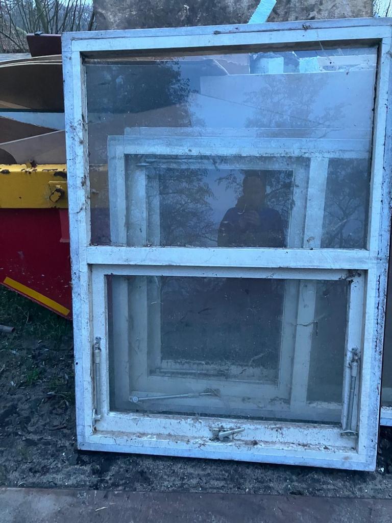 Gebruikt kozijn met glas - Breedte 119,5 cm, Hoogte 163,5 cm, Doe-het-zelf en Verbouw, Kozijnen en Schuifpuien, Gebruikt, Raamkozijn