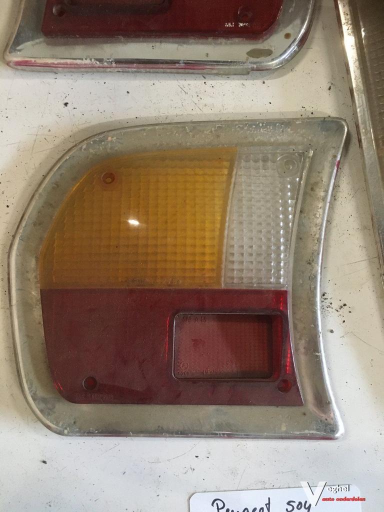 Peugeot 504 Achterlichtkap Links en Rechts, Auto-onderdelen, Gebruikt, -, -, Ophalen of Verzenden
