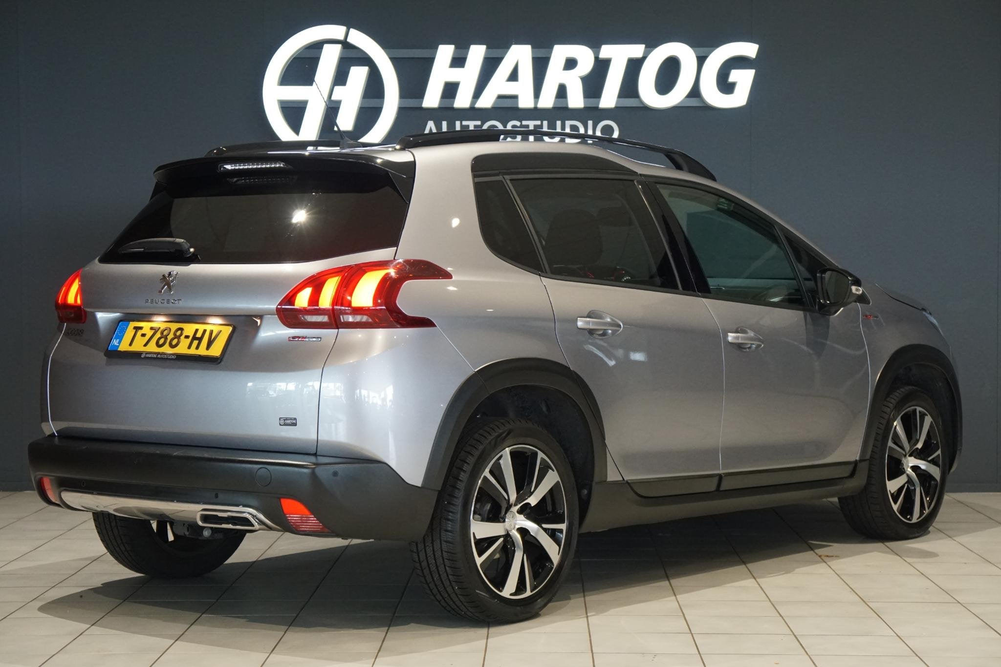 Peugeot 2008 1.2 PureTech GT-Line + TREKHAAK / PANORAMA / ST, Auto's, Peugeot, Voorwielaandrijving, Stof, 1199 cc, Automatische klimaatregeling