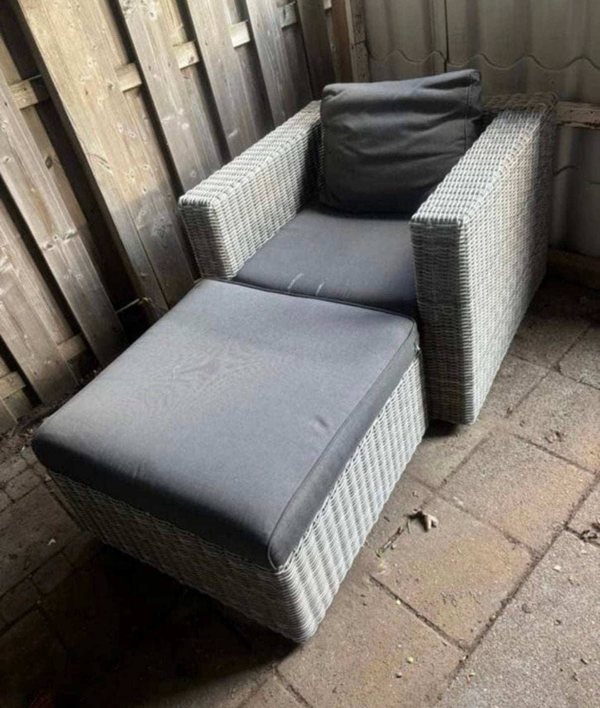 Loungeset stoel met hocker poof, Tuin en Terras, Ophalen, Zo goed als nieuw, Wicker, Hocker