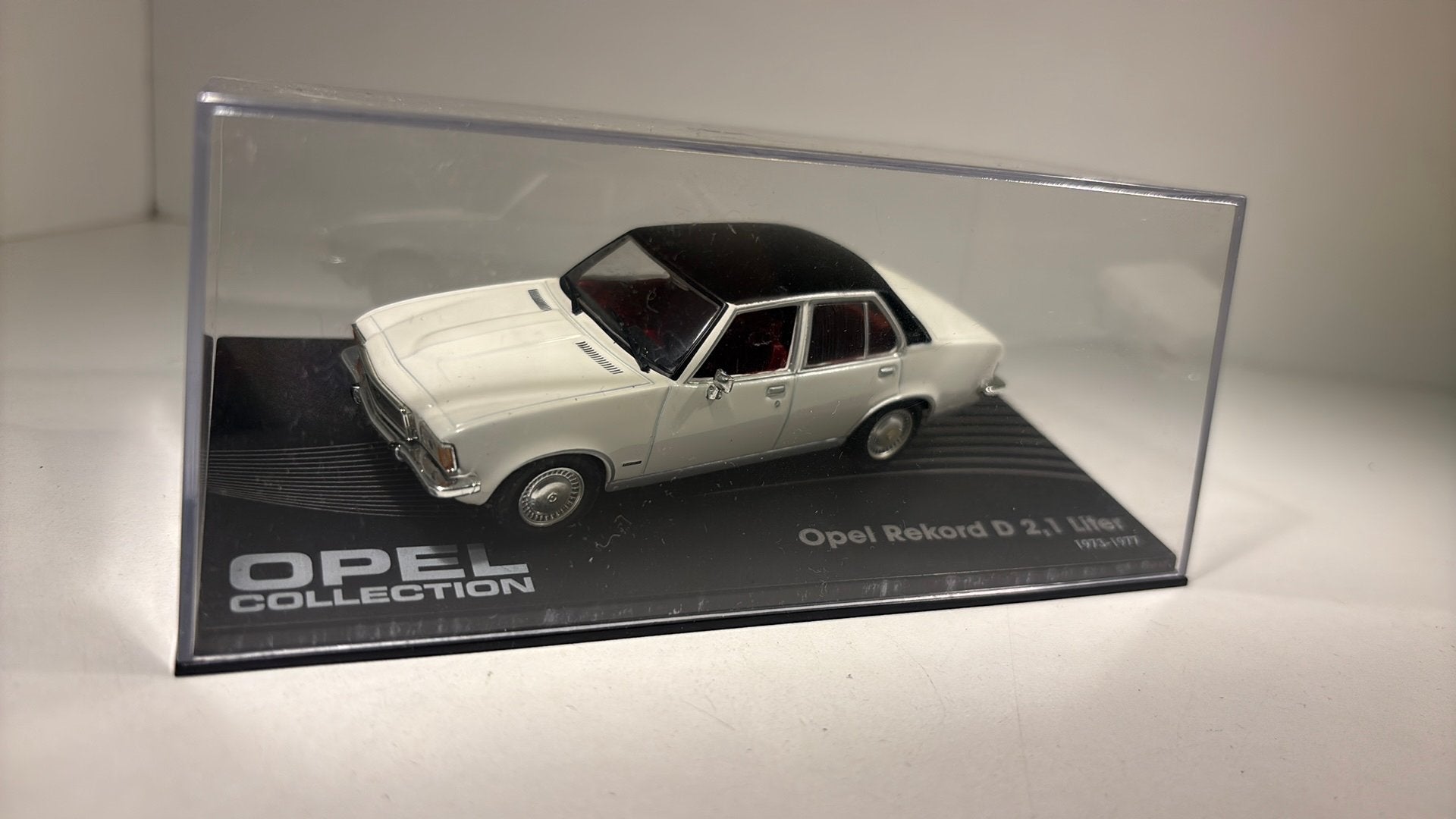 Opel rekord d 2.1 liter atlas 1.43, Hobby en Vrije tijd, Modelauto's | 1:43, Overige merken, Auto, Ophalen of Verzenden, A