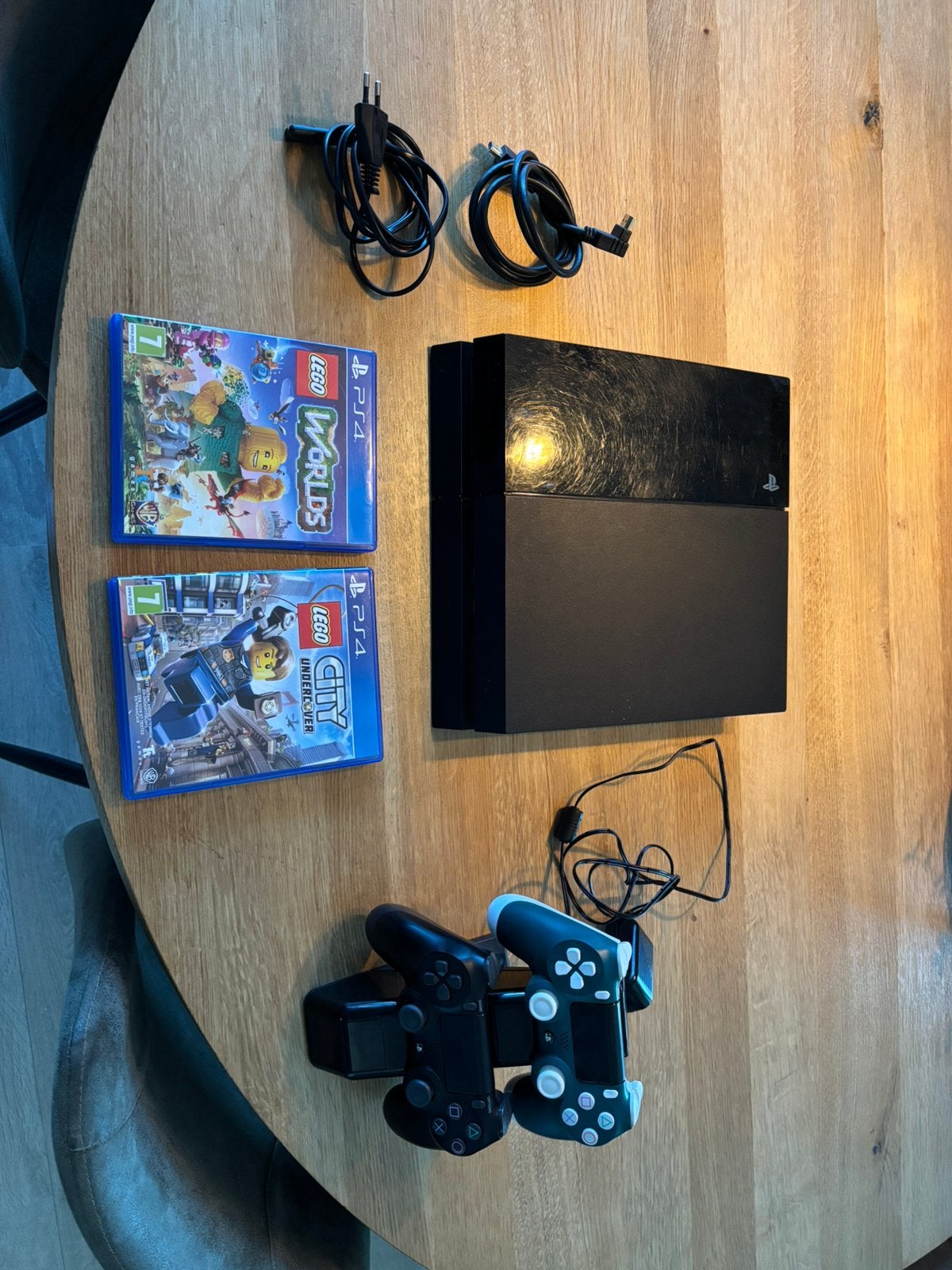 Ps4 met 2 controllers en games, Spelcomputers en Games, Spelcomputers | Sony PlayStation 4, Ophalen of Verzenden, Zo goed als nieuw