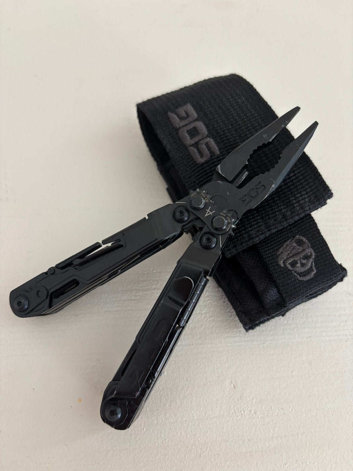 SOG Powerpint multitool zwart, Caravans en Kamperen, Ophalen of Verzenden, Gebruikt