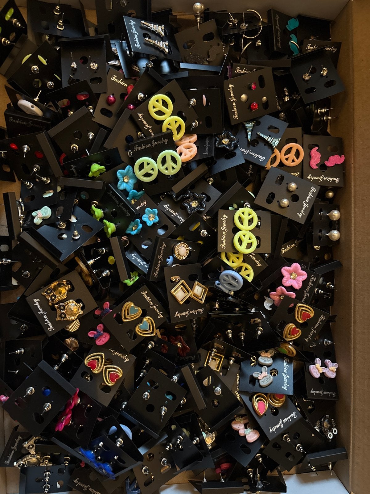 200 Paar Oorbellen op Kaartje - Diverse Designs, Sieraden, Tassen en Uiterlijk, Overige materialen, Overige kleuren, Nieuw, Ophalen of Verzenden