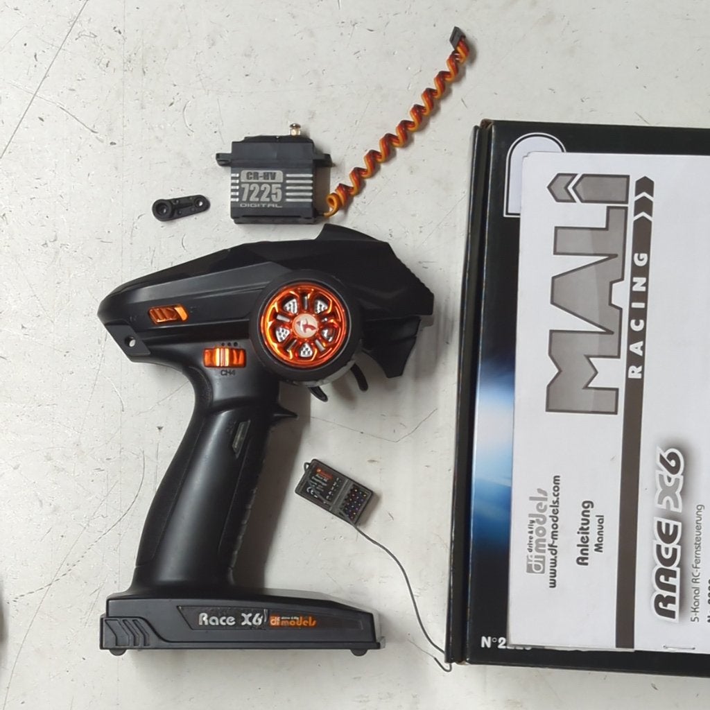 5-kanaals zender + 25kg servo (Traxxas Axial RGT FMS Tamiya), Ophalen of Verzenden, Gebruikt, Schaal 1:10, Onderdeel