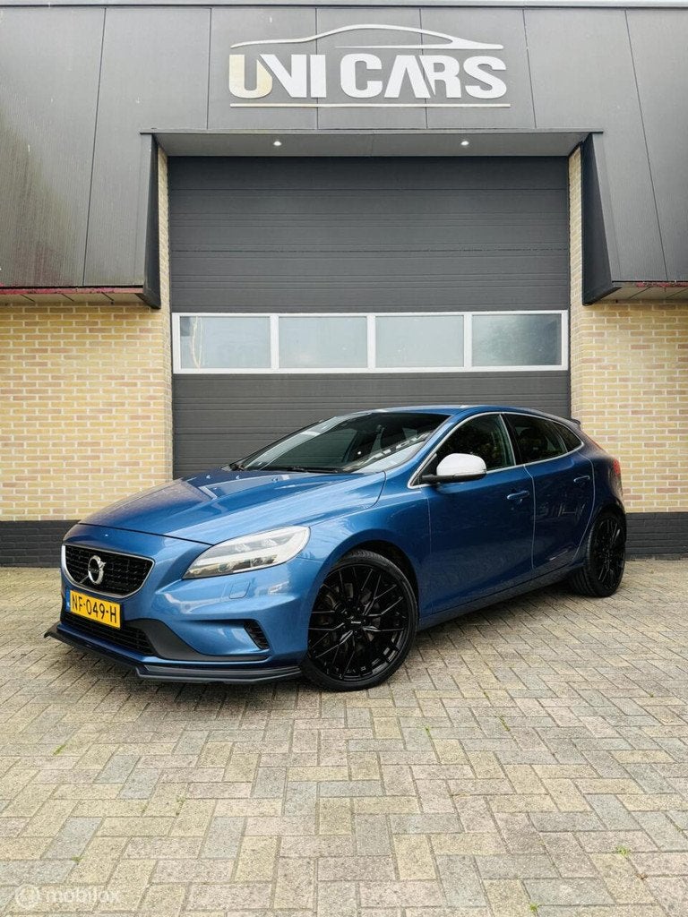 Volvo V40 2.0 D4 Momentum| Iarco|H Alcantara|Led|Sport 2017, Auto's, Volvo, Voorwielaandrijving, Gebruikt, Blauw, Bedrijf