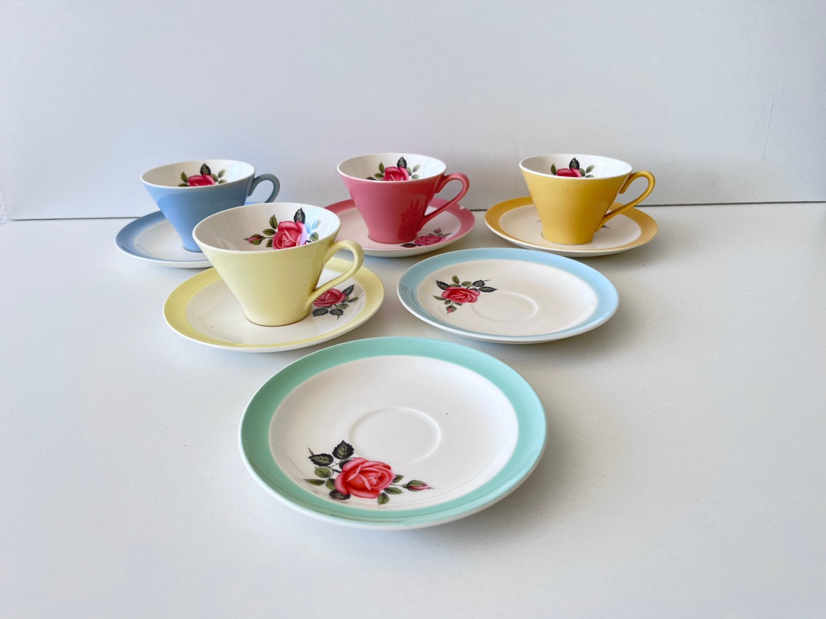 Pastel regout kop en schotels amore servies pastel, Antiek en Kunst, Curiosa en Brocante, Ophalen of Verzenden
