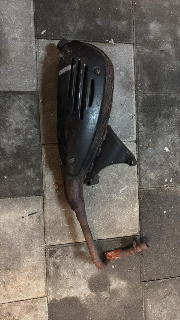 Vespa LX 50 Uitlaat - Origineel en Gebruikt, Ophalen of Verzenden, Gebruikt, Uitlaat, Vespa