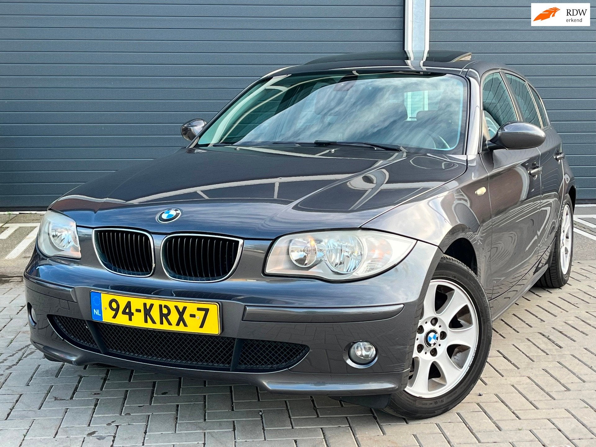 BMW 1-serie 120i Anniversary KOOPJE! AUTOMAAT 120i SCHUIFDAK, Auto's, Achterwielaandrijving, 4 cilinders, 150 pk, Elektrische ramen