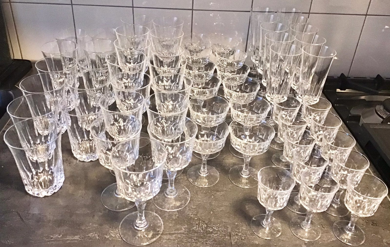 59 DELIG KRISTALLEN GLASSERVIES, Ophalen of Verzenden, Zo goed als nieuw, Glas, Glas of Glazen