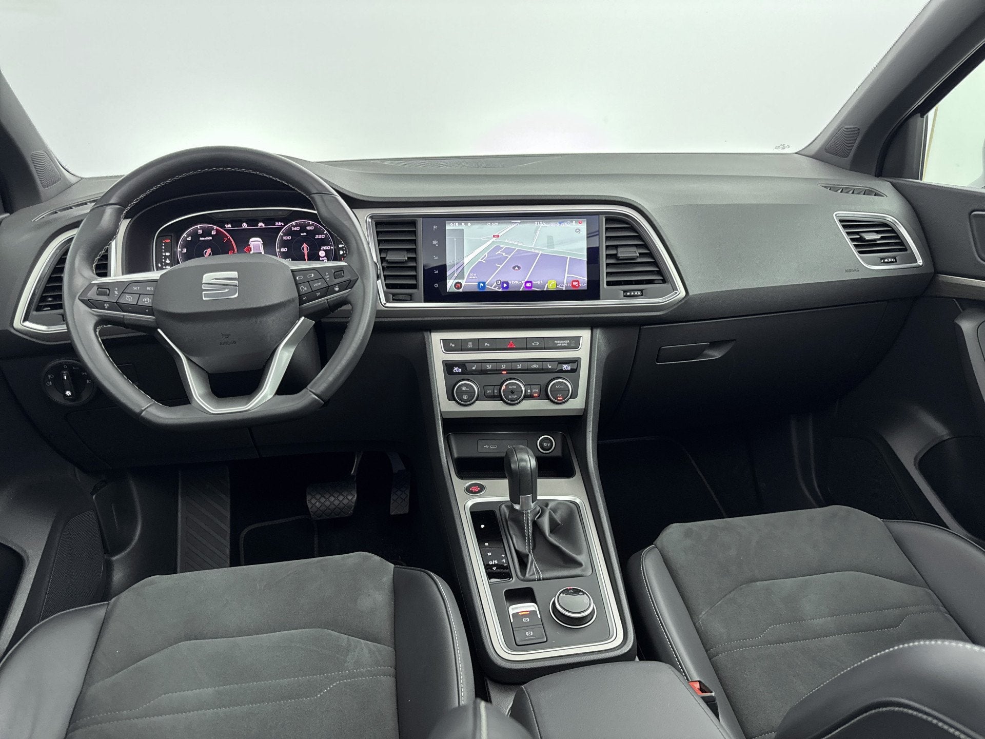 SEAT Ateca 1.5 TSI Xperience Business Intense // SCHUIFKANTE, Auto's, 15 km/l, 4 cilinders, Ateca, Zwart