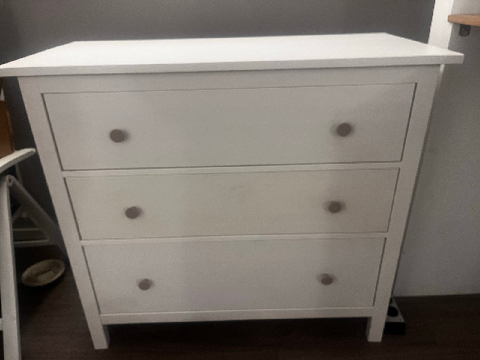 Ikea Hemnes ladekast met 3 laden en taupe knoppen, Ophalen, Gebruikt, 100 tot 150 cm, 3 of 4 laden