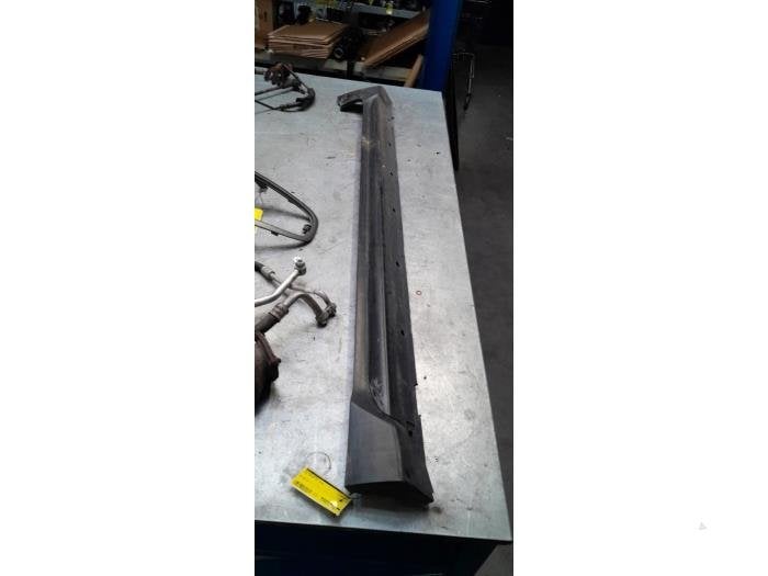 Zijskirt rechts van een Opel Antara, Gebruikt, -, -, Opel