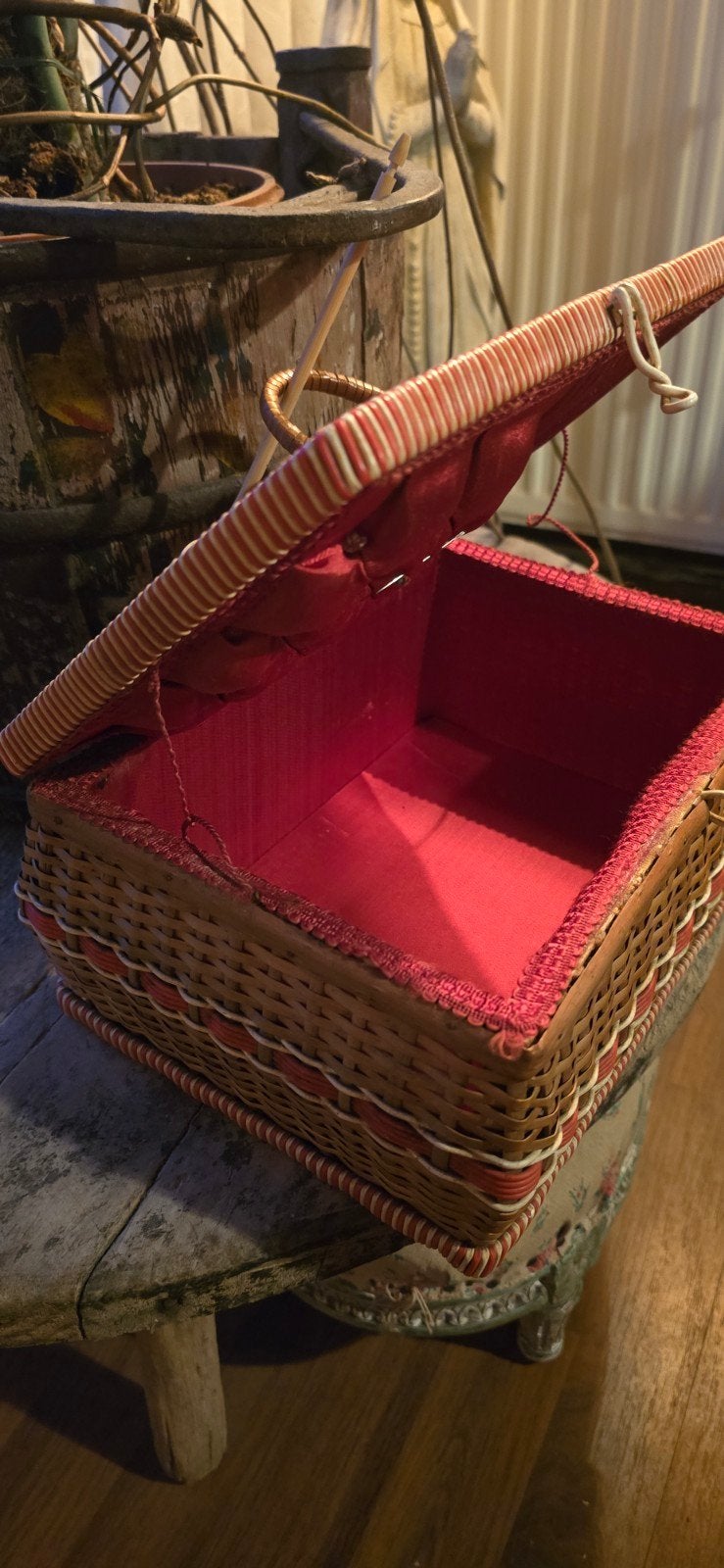 Leuke Franse vintage jaren 60 naaidoos rotan naaimand riet, Ophalen of Verzenden