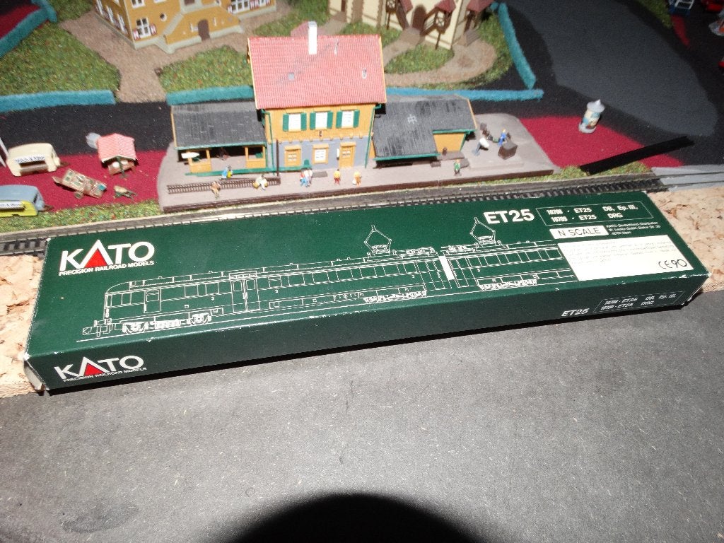 N-Spoor: KATO. 10708 N Tweedelig treinstel ET 25. DB. Nieuw!, Overige merken, Treinset, Gelijkstroom, Nieuw