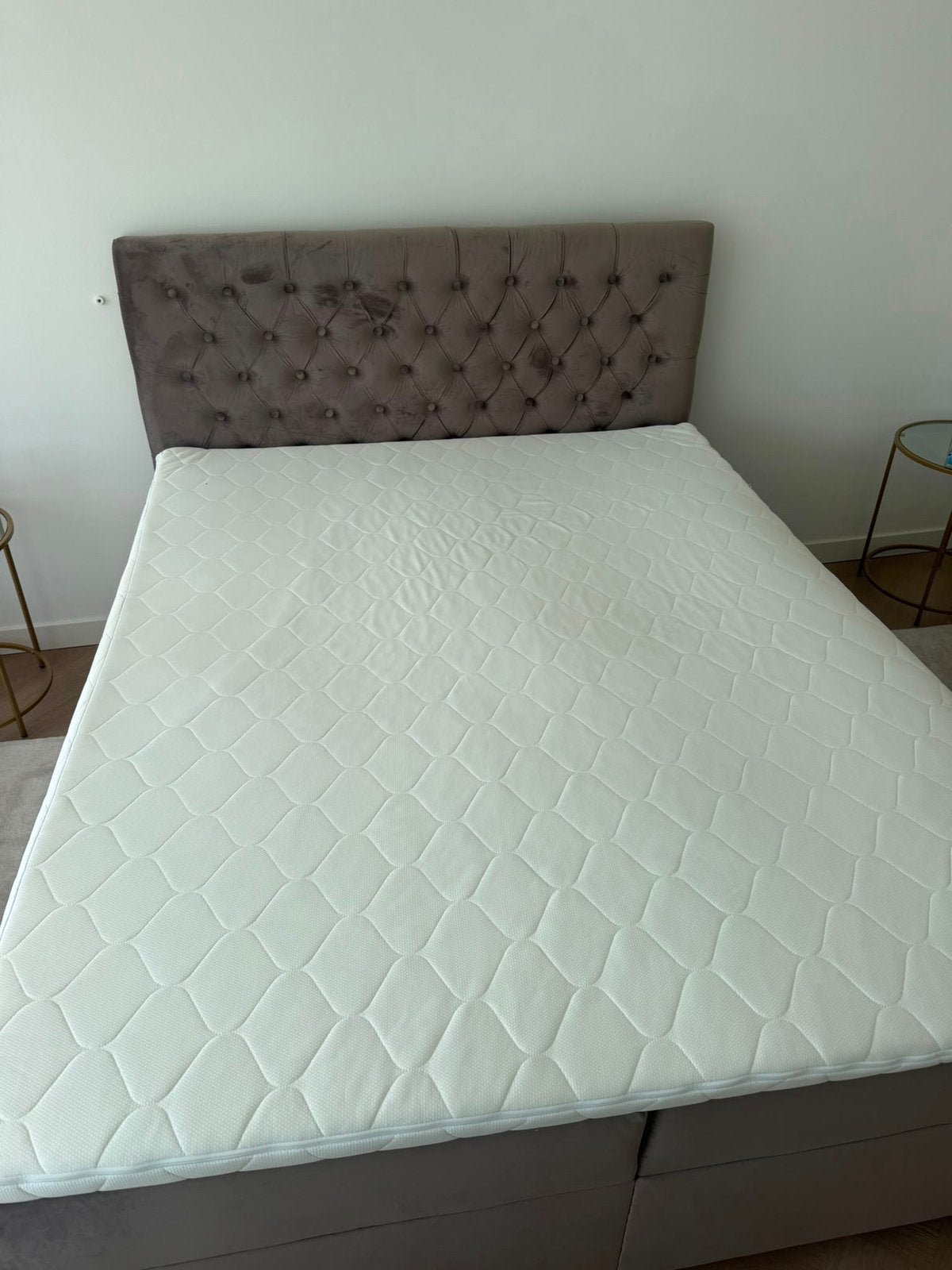 Luxe boxspring met hoofdbord en topper  – 6 maanden oud, Ophalen of Verzenden, Zo goed als nieuw, Tweepersoons, 160 cm