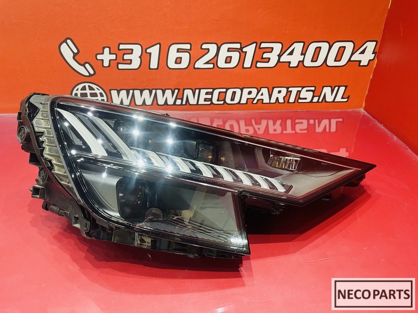 AUDI Q8 RSQ8 4M MATRIX LED KOPLAMP COMPLEET ORIGINEEL, Gebruikt, -, -, -