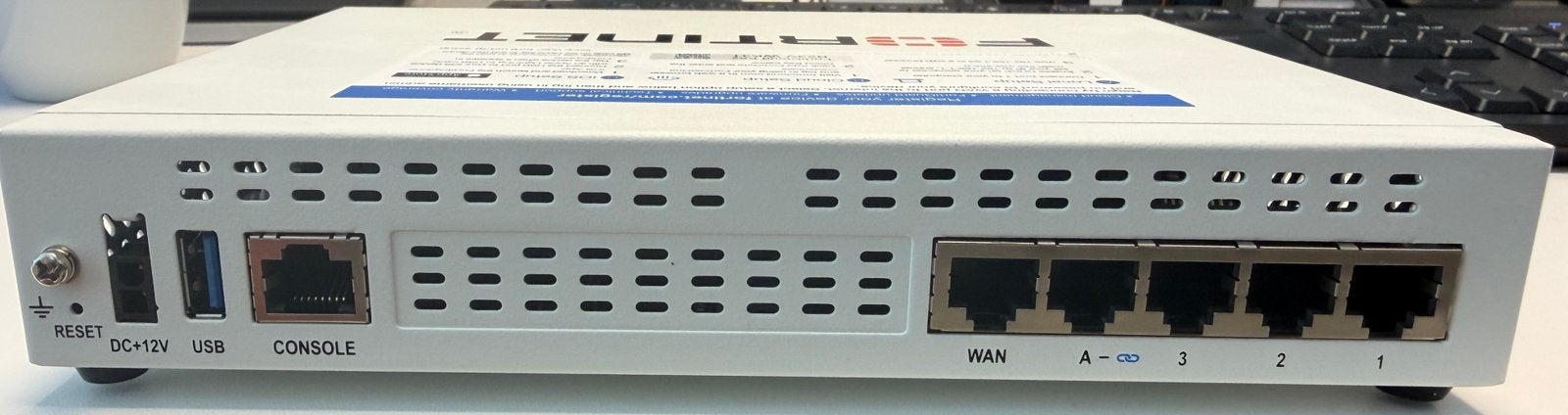 Fortinet FortiGate 40F (FG-40F), Computers en Software, Ophalen, Zo goed als nieuw