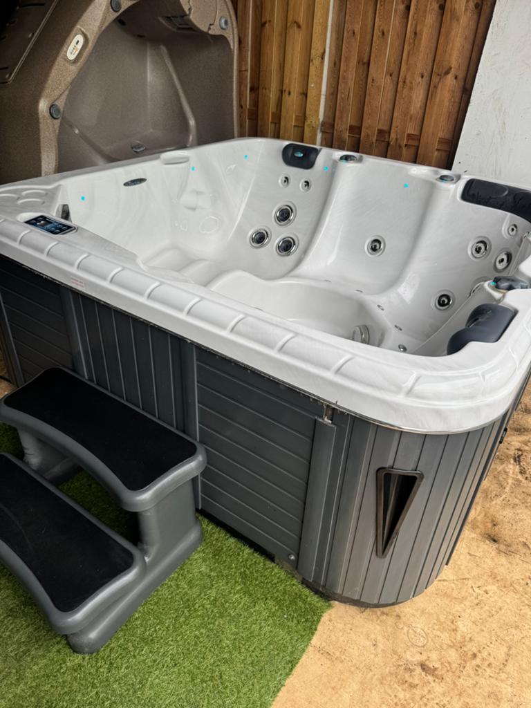Mooie Passion relax spa 2x2m leveren is mogelijk, Ophalen of Verzenden, Gebruikt