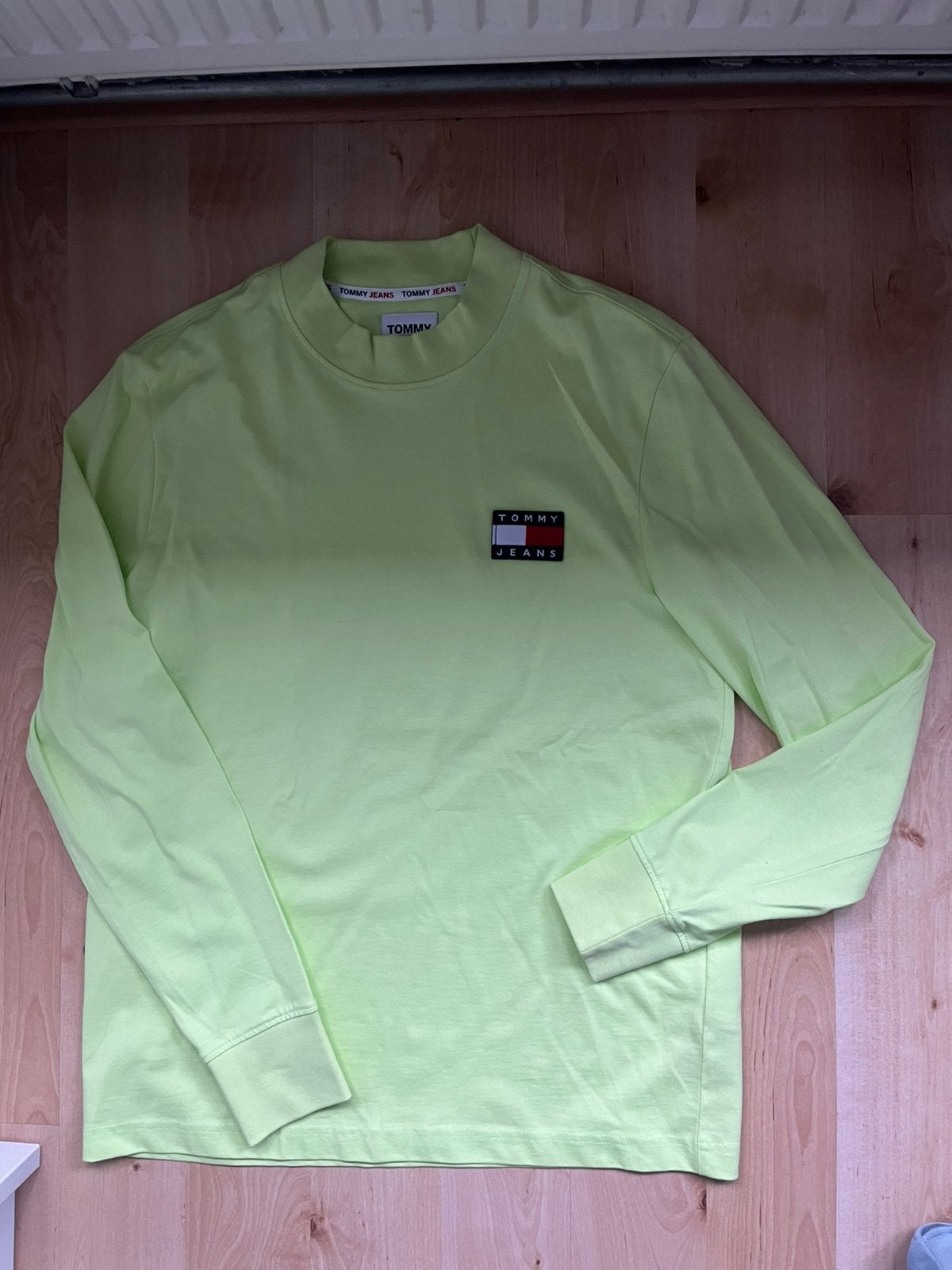 2  Nieuwe t-shirts Tommy Hilfiger, maat M, Kleding | Heren, Ophalen of Verzenden, Nieuw