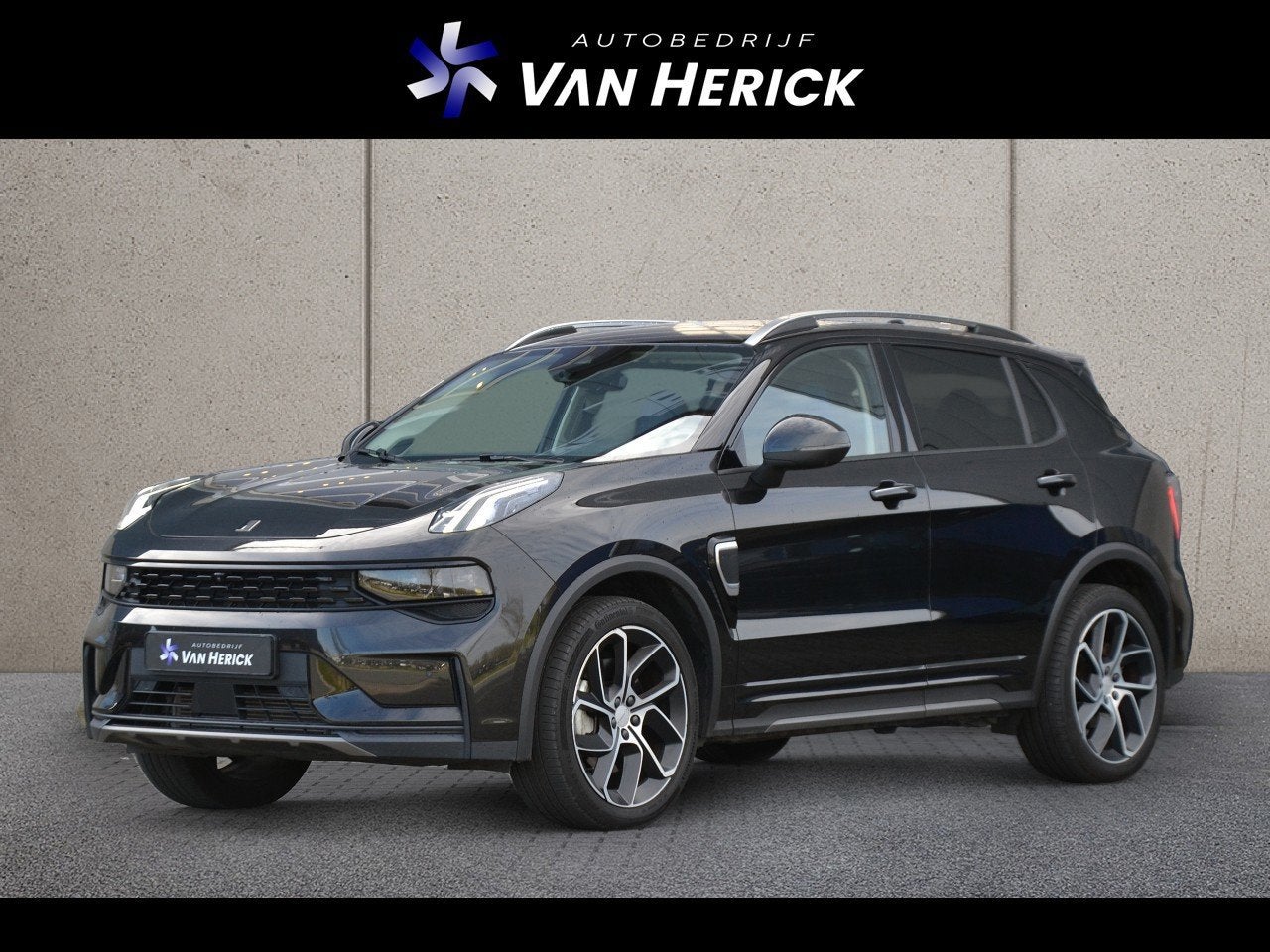 Lynk & Co 01 1.5 Plug-in Hybrid | Full Black | Panoramadak |, Auto's, Stof, Zwart, Zwart, Plug-in hybride