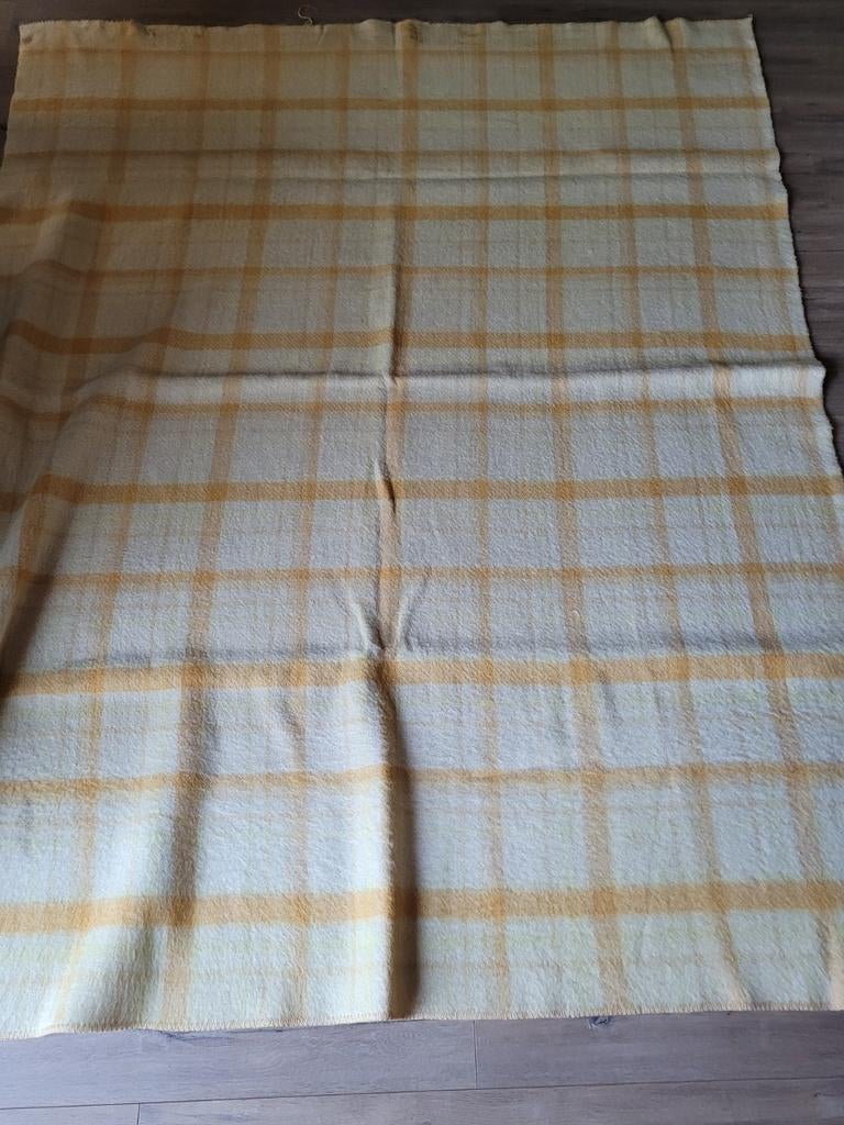 Mooie gele vintage wollen deken 250 x 180, Huis en Inrichting, Woonaccessoires | Plaids en Woondekens, Ophalen of Verzenden, Gebruikt