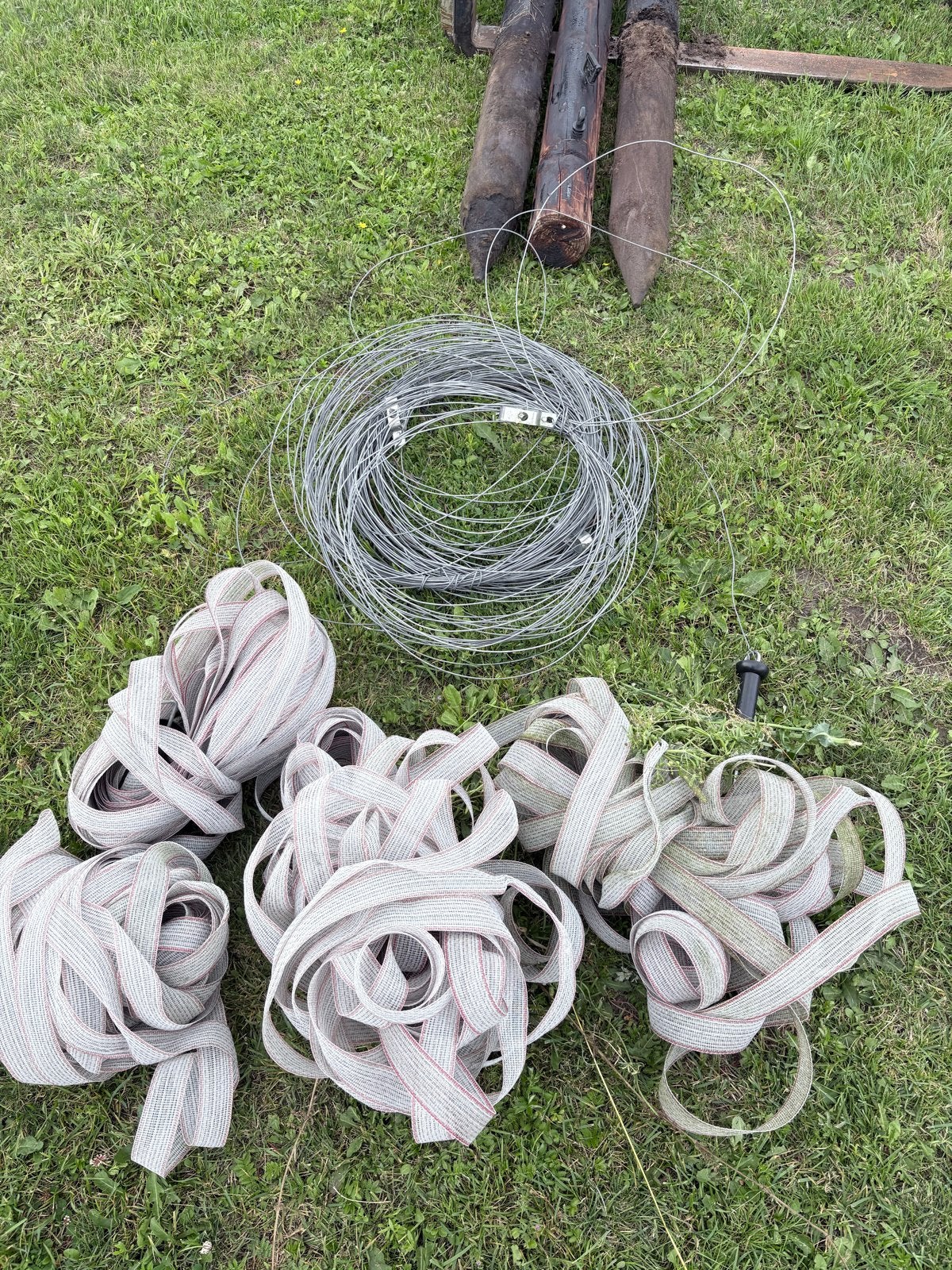Weiland omheining: draad en lint voor 12x12m perceel, Tuin en Terras, Gaas en Draad, Gebruikt, Draad, 20 meter of meer, Ophalen