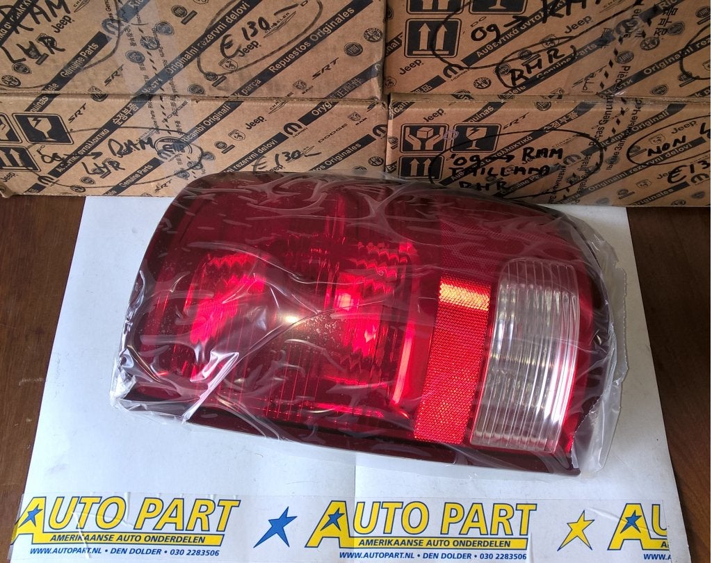 Dodge Ram 1500 achterlicht excl. led 2009-2018, Service@fcagroup.nl, Amerikaanse onderdelen, Nieuw, Postbus 203, 1170 AE Badhoevedorp