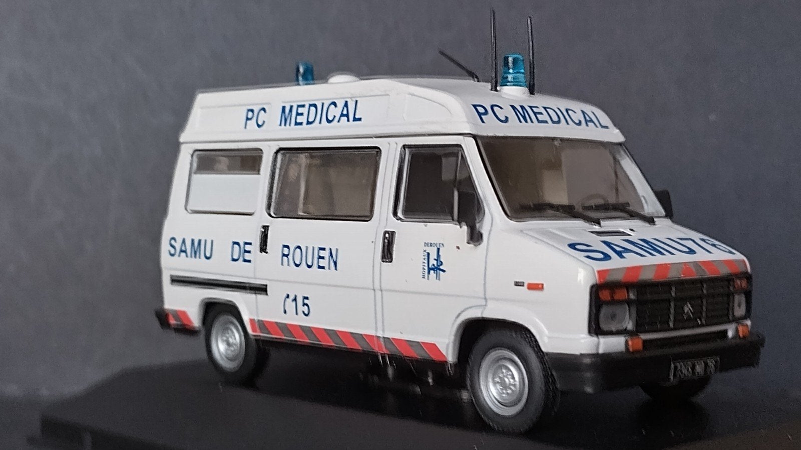 Citroen C35 Heuliez ambulance 1:43 Atlas Collections Pol, Overige merken, Auto, Verzenden, .