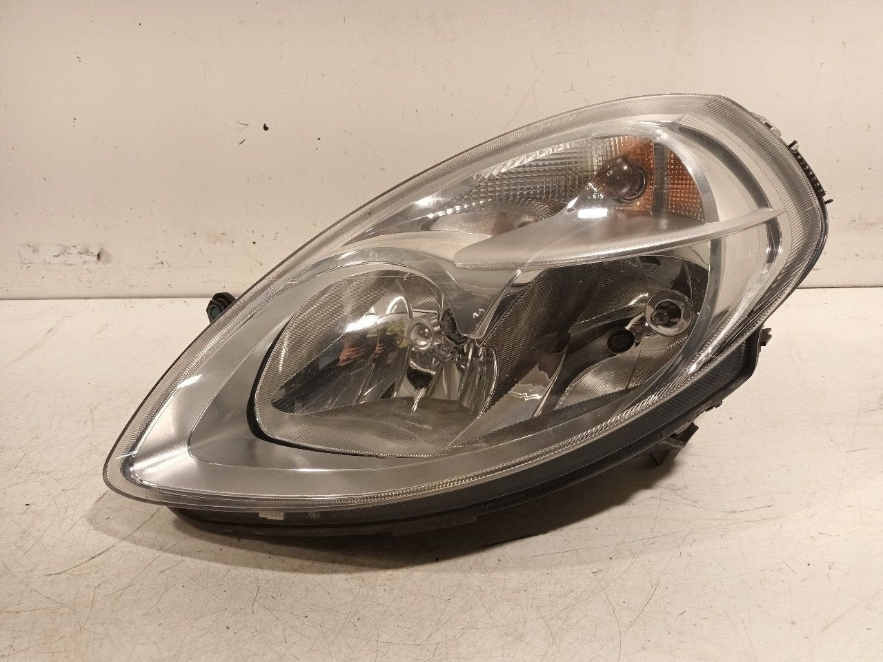 Koplamp links Lancia Ypsilon, Onderdelen@venauto.nl, Van der Ven Autorecycling B.V., Gebruikt, Ettenseweg 76, 4706 PB Roosendaal, The Netherlands