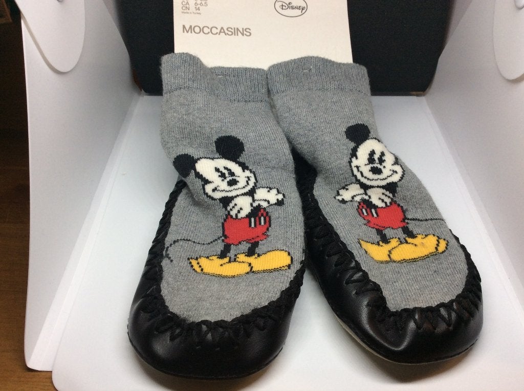 Disney baby Moccasins (soksloffen) nieuw. H&M maat 22/23, Kinderen en Baby's, Babykleding | Schoentjes en Sokjes, Slofjes, Jongetje of Meisje