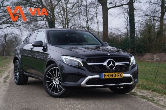 Mercedes-Benz GLC Coupé 250 4M | AMG | d.bruin Leer | 360º, Auto's, Mercedes-Benz, Gebruikt, 4 cilinders, Leder, Vierwielaandrijving