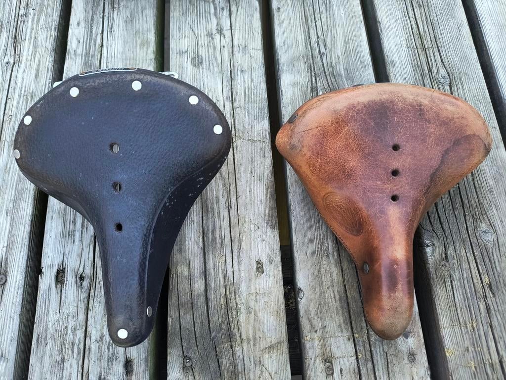 2 lederen fiets zadels, Ophalen of Verzenden, Gebruikt, Leer