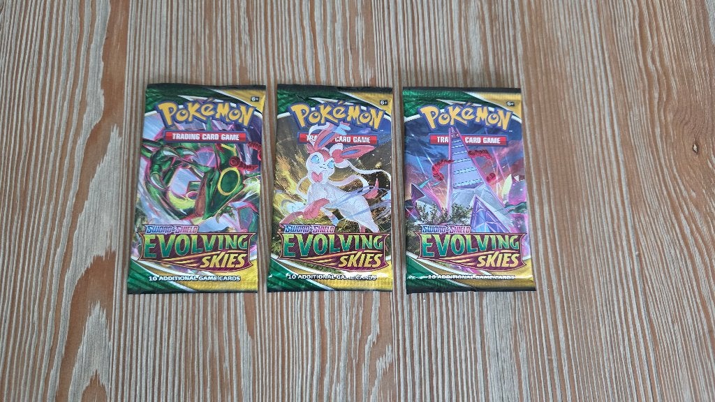 3 Pokemon Sword & Shield Evolving Skies Booster Packs, Hobby en Vrije tijd, Ophalen, Nieuw, Booster, Foil