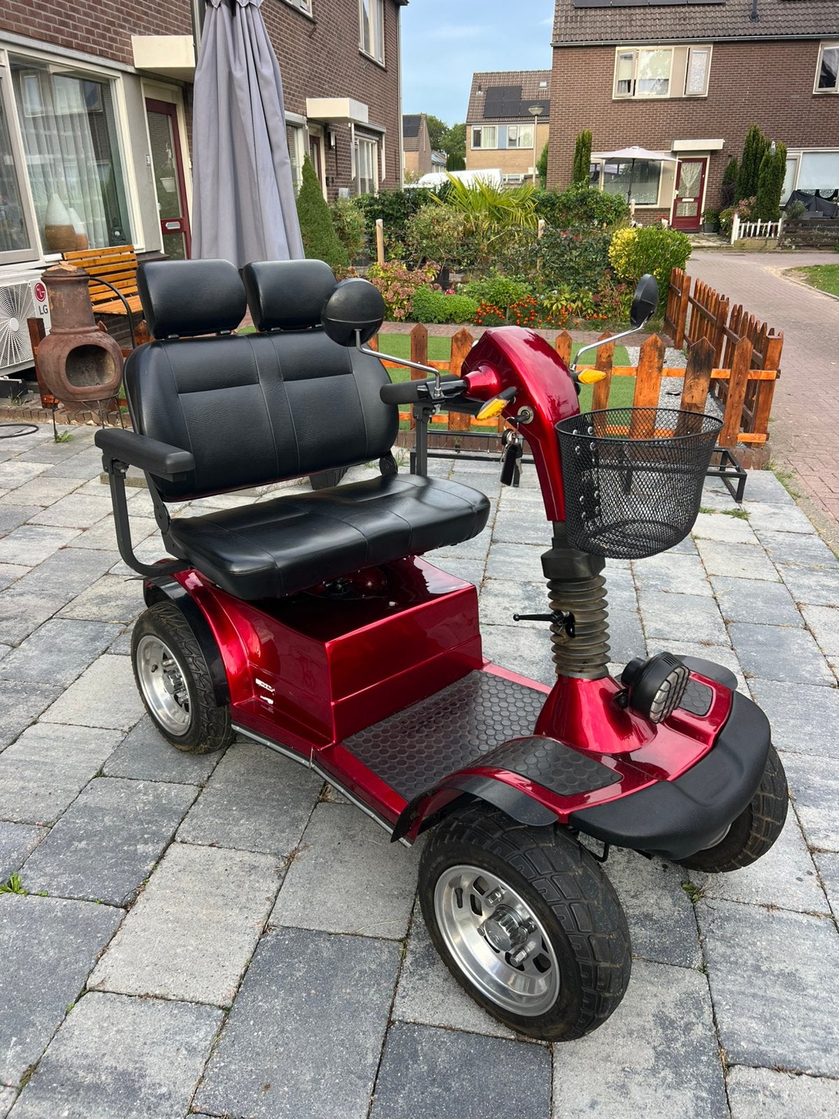 Zeer mooie duo scootmobiel / golfkar nieuwe accus 4 wielen, Diversen, Ophalen, Zo goed als nieuw, 46 km of meer, 16 km/u of meer