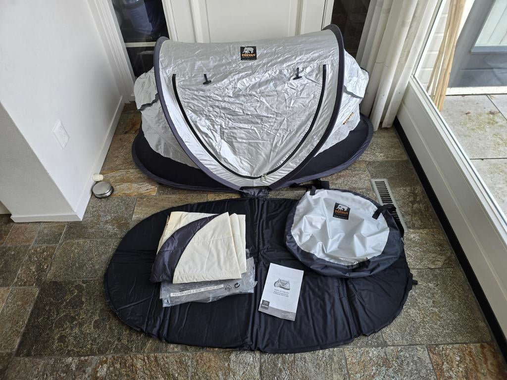 Deryan - Peuter Luxe Travel Cot - Campingbedje - Silver, Kinderen en Baby's, Babywiegjes en Ledikanten, Ophalen of Verzenden, Zo goed als nieuw