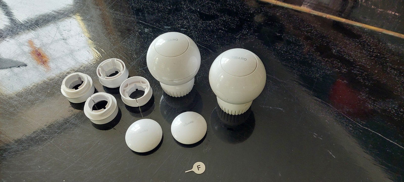 Fibaro FGT-001 en FGBRS-001 Z-Wave radiatorknop thermostaat, Doe-het-zelf en Verbouw, Verwarming en Radiatoren, Ophalen, Zo goed als nieuw