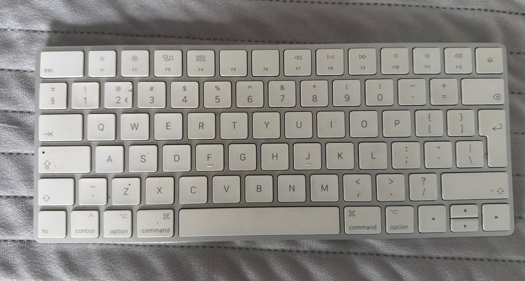 Apple toetsenbord + Apple muis, Computers en Software, Toetsenborden, Gebruikt, Toetsenbord en muis-set, Verzenden, Draadloos