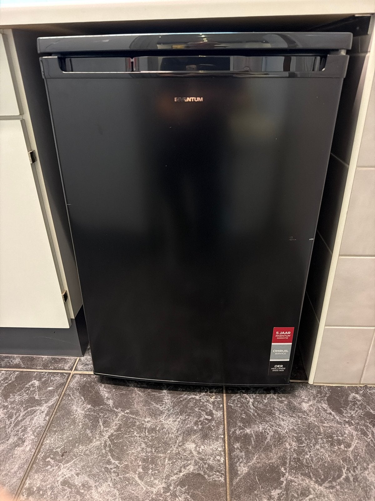 Inventum KK550B/01 Koelkast - Zwart, 131L, Zonder vriesvak, 100 tot 150 liter, Zo goed als nieuw, Energieklasse A of zuiniger