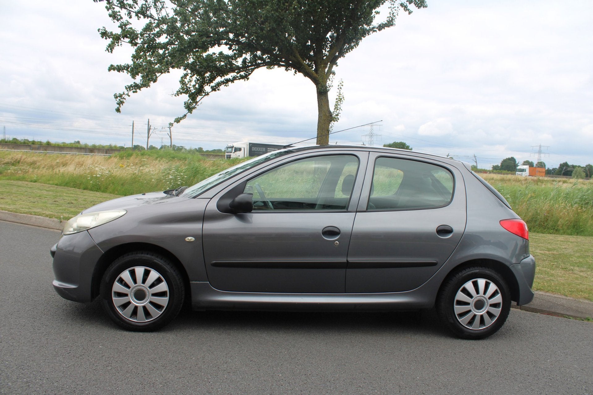 Peugeot 206 + 1.1 Accent Airco APK 06-01-2027, Voorwielaandrijving, Stof, Gebruikt, 4 cilinders