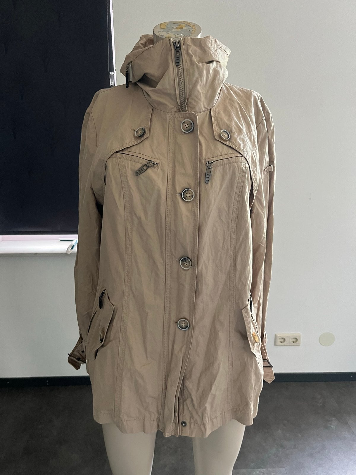 Fuchs Schmitt damesjas, maat 42, beige, zo goed als nieuw, Ophalen of Verzenden, Zo goed als nieuw, Maat 42/44 (L), Beige
