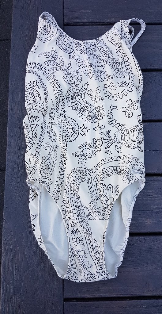 Badpak maat 42, crème-wit met zwarte bloemenprint. NIEUW., Kleding | Dames, Ophalen of Verzenden, Nieuw, Wit, Badpak