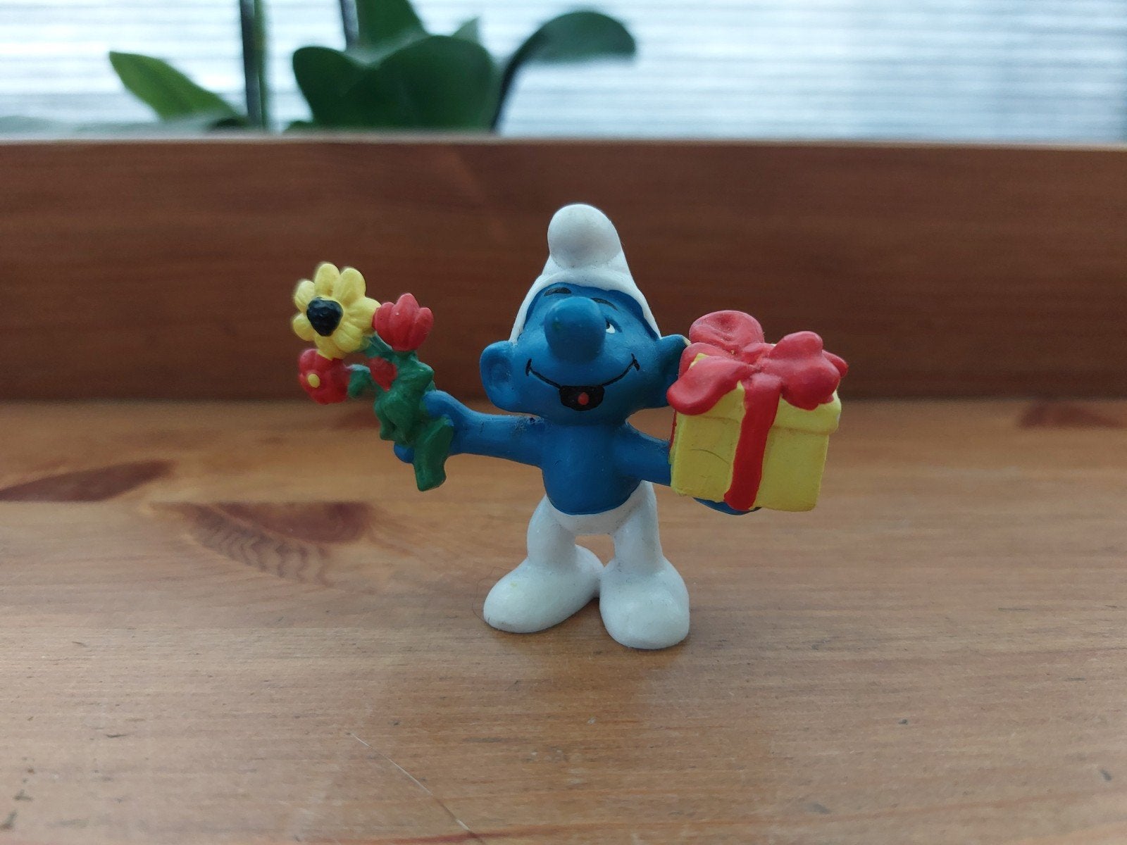 Lolsmurf met bloemen en cadeau 20040 De Smurfen, Ophalen of Verzenden