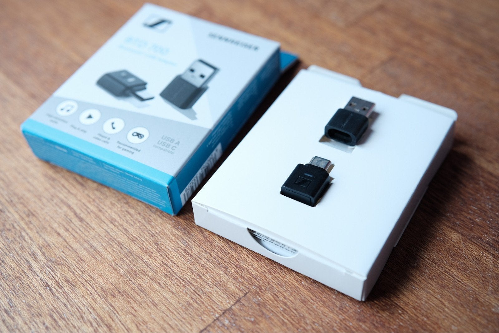 Sennheiser BTD 700 USB Bluetooth Adapter (USB-A & USB-C), Ophalen of Verzenden, Zo goed als nieuw