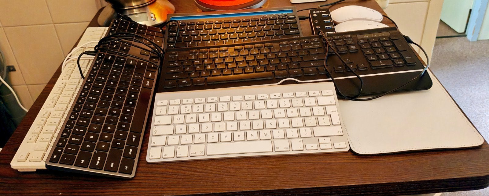 COMPLETE TOETSENBORDSET MET SATECHI, HUB EN MUIS, Computers en Software, Vintage Computers, Ophalen